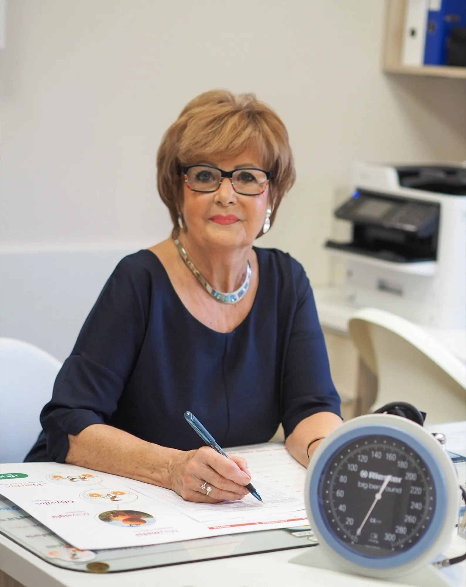 Dr. Theisz Éva